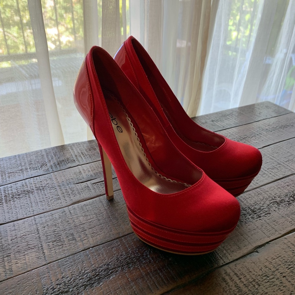 NEW Bebe red heels size 6M